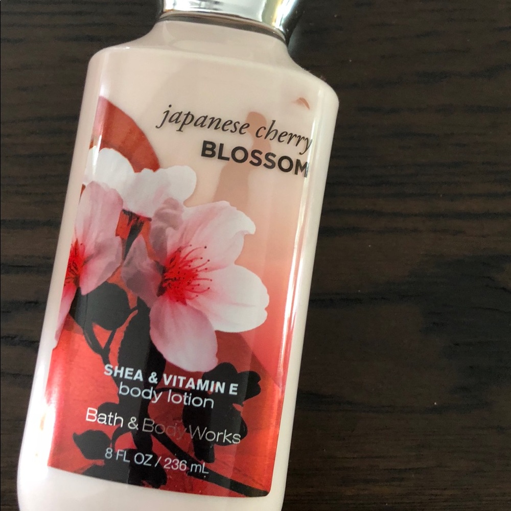 Brand new Japanese cherry blossom lotion
